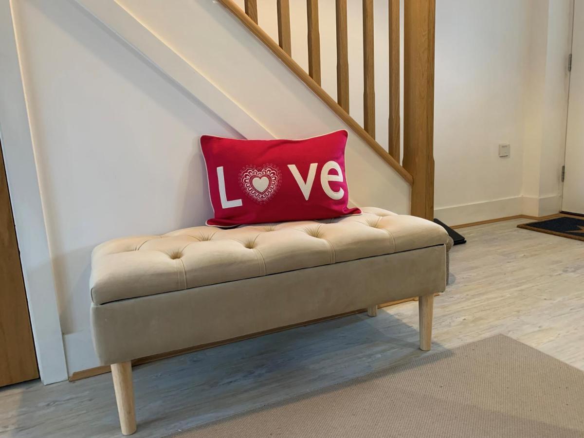 Вилла Stylish & Spacious 3 Bed House With 2 Free Car Parking Spaces Appledram Экстерьер фото